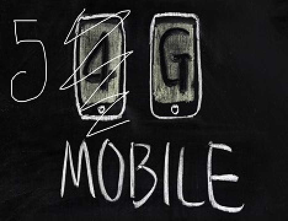 Первые испытания сети 5G в России | 4,5 Гбит/с в диапазоне 200 МГц | МТС и Nokia | МТС и Ericsson | Мегафон и Huawei | Теle2 и Nokia | LTE-Advanced Pro | LTE Broadcast | LTE-Unlicensed (LTE-U) и Licensed Assisted Access (LAA) | Narrow Band Internet of Things (NB-IoT) | LTE-Machine (LTE-M) | Extended Coverage GSM