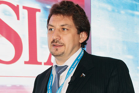Евгений Юрченко, генеральный директор ОАО «Связьинвест», сделал на российском стенде подробную презентацию о планах реорганизации холдинга