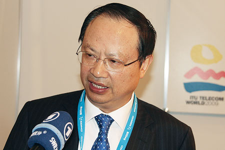 Впервые главными спонсорами ITU Telecom World стали компании из Азии: Saudi Telecom Company и China Mobile. Глава China Mobile Ванг Цзяньчжоу объявил, что его компания подключила 500-миллионного абонента