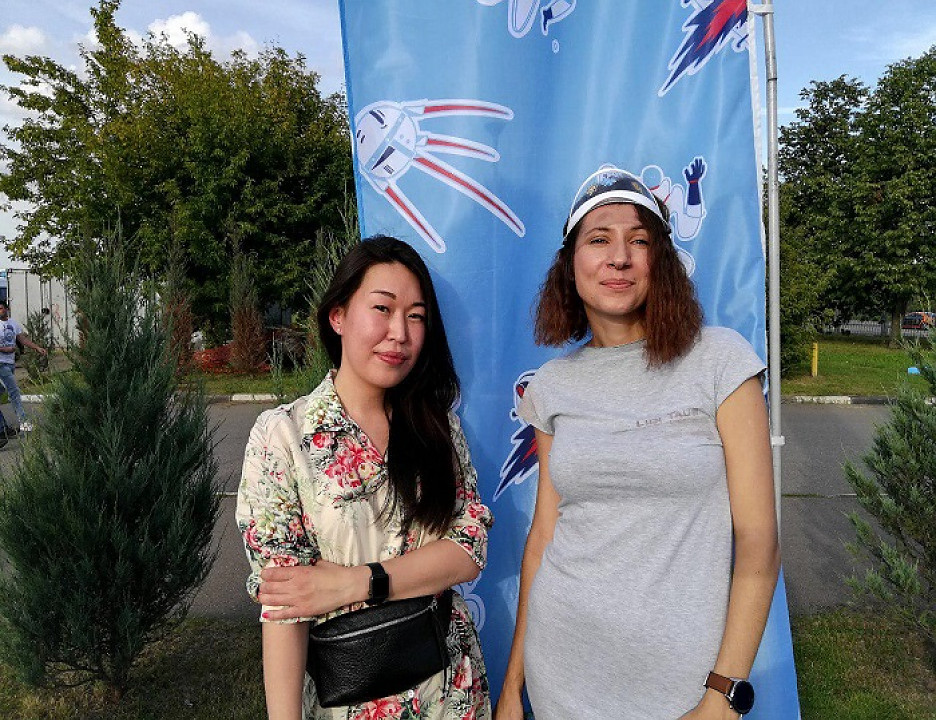 Руководитель проекта Yota Nebo Анна Чернышева (слева) и PR-директор Yota Ольга Алексеева Руководитель проекта Yota Nebo Анна Чернышева (слева) и PR-директор Yota Ольга Алексеева