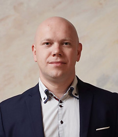 Андрей Юдников: "Когда мы говорим о постоянных клиентах, то получение согласия осуществляется при выдаче клиентской карты с подписанием заявления о присоединении к программе лояльности и согласии на обработку персональных данных"
