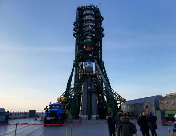 Ракета "Союз" с 34 спутниками OneWeb на Байконуре за 2 часа до заправки и 7 часов до запуска