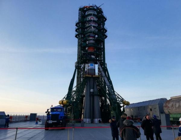 Ракета "Союз" с 34 спутниками OneWeb на Байконуре за 2 часа до заправки и 7 часов до запуска Ракета "Союз" с 34 спутниками OneWeb на Байконуре за 2 часа до заправки и 7 часов до запуска