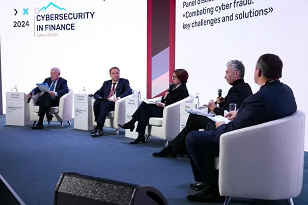 Ежегодно ущерб российских банков от телефонных мошенников увеличивается в среднем на 2 млрд руб Ежегодно ущерб российских банков от телефонных мошенников увеличивается в среднем на 2 млрд руб