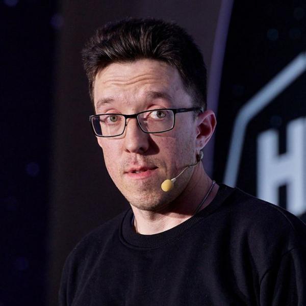 Алексей Учакин, руководитель департамента инфраструктуры EdgeЦентр Алексей Учакин, руководитель департамента инфраструктуры EdgeЦентр