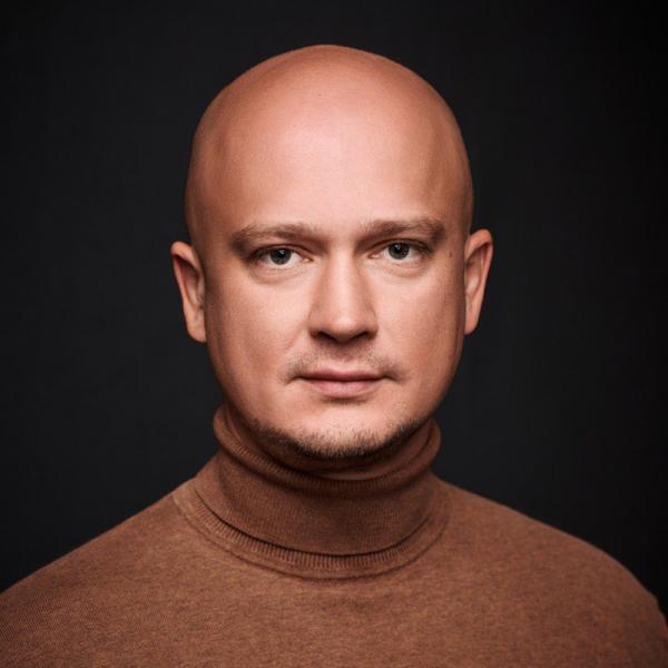 Денис Левченко, директор департамента мобильных технологий и цифровой трансформации АО "РОЛЬФ" 