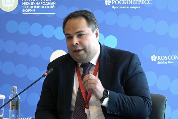 ПМЭФ-2025. На фото: заместитель руководителя Федеральной службы по надзору в сфере связи, информационных технологий и массовых коммуникаций Владимир Логунов ПМЭФ-2025. На фото: заместитель руководителя Федеральной службы по надзору в сфере связи, информационных технологий и массовых коммуникаций Владимир Логунов