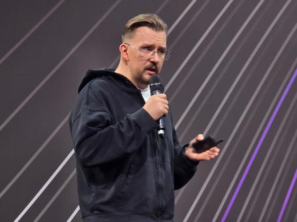 Conversations 2025. На фото: директор по продукту робота Макса Никита Устриков ("Госуслуги", "РТ Лабс"). Conversations 2025. На фото: директор по продукту робота Макса Никита Устриков ("Госуслуги", "РТ Лабс").