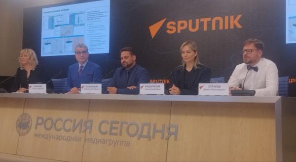 На фото: в центре проректор по цифровому развитию и информационным технологиям ФГАОУ ВО "Государственный университет просвещения" Алексей Лукьянович