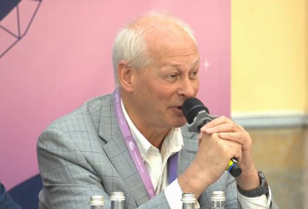 Демо-день Индустриального центра компетенций (ИЦК) "Спутниковая связь". На фото: Глава ИЦК, генеральный директор ФГУП "Космическая связь" (ГПКС) Алексей Волин (Фото ComNews) Демо-день Индустриального центра компетенций (ИЦК) "Спутниковая связь". На фото: Глава ИЦК, генеральный директор ФГУП "Космическая связь" (ГПКС) Алексей Волин (Фото ComNews)